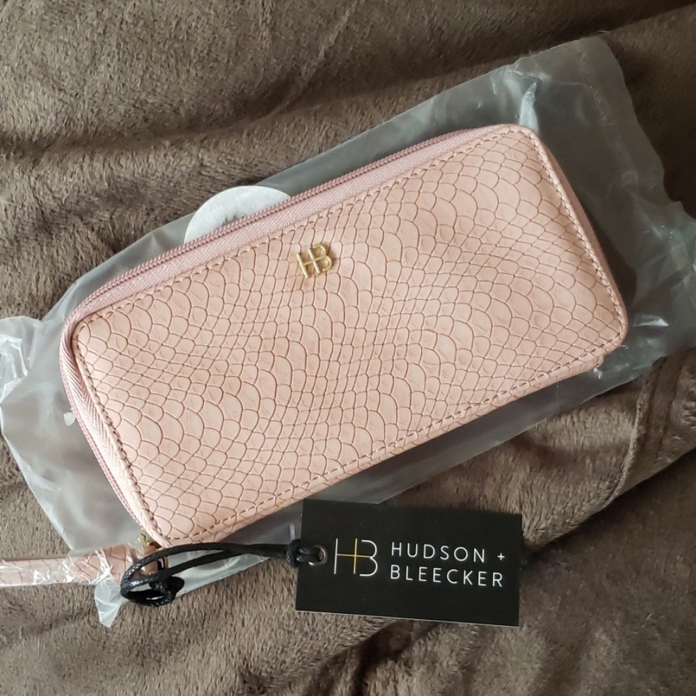 3 for $20! ❤ Hudson & Bleecker Phone Wallet